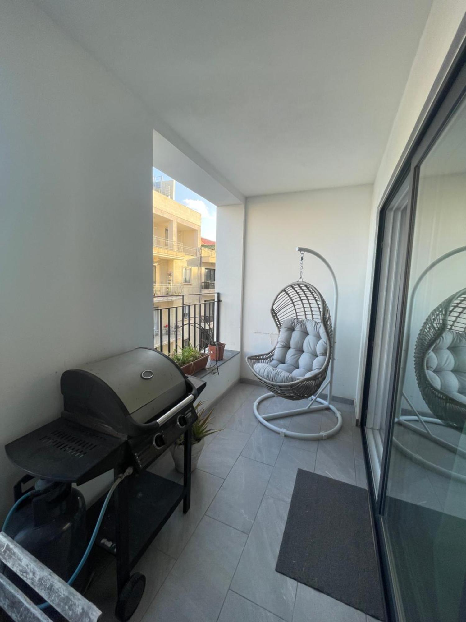 Spacious Seaview Sliema Apt, Steps From Valletta Ferry Exterior foto