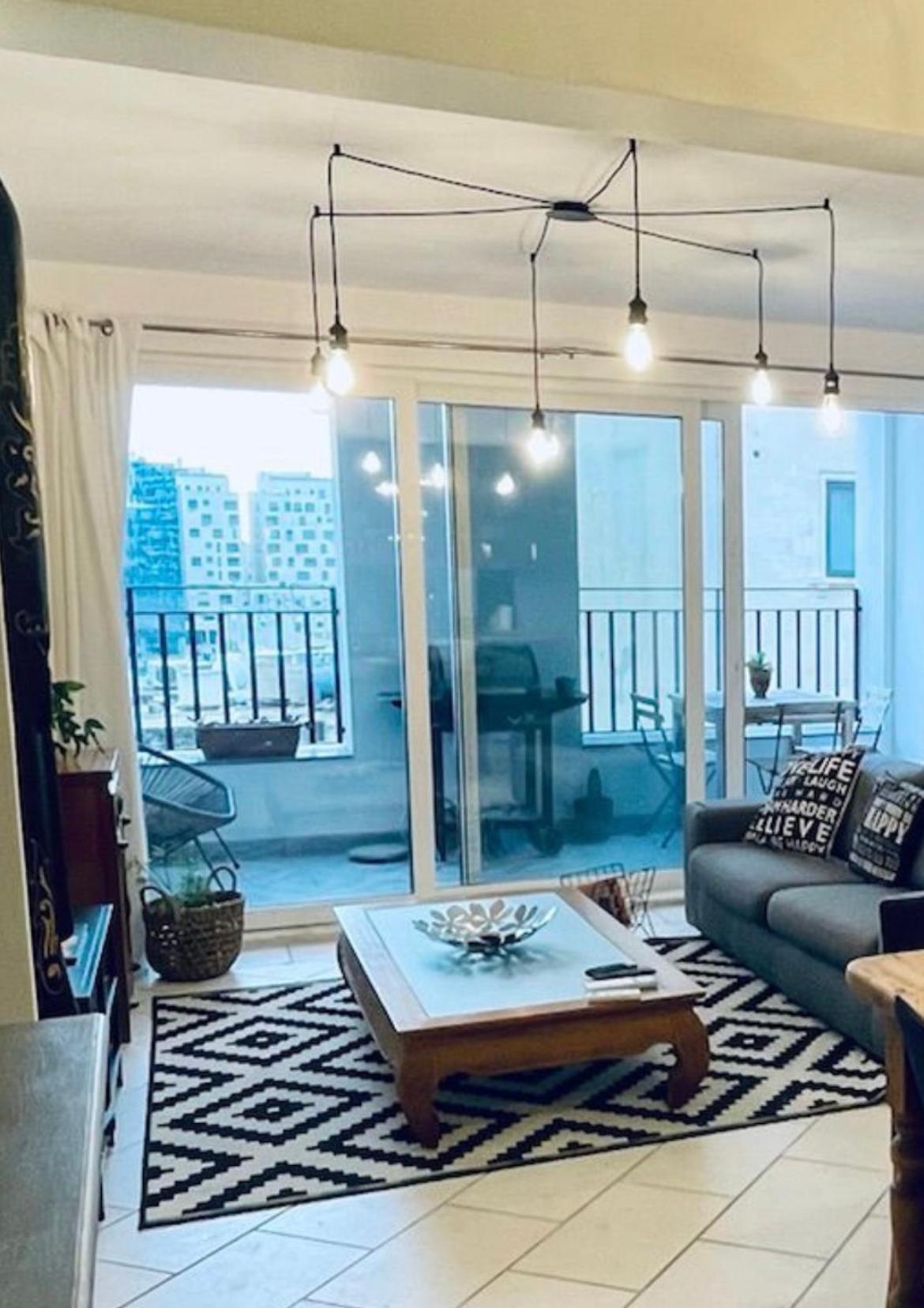 Spacious Seaview Sliema Apt, Steps From Valletta Ferry Exterior foto